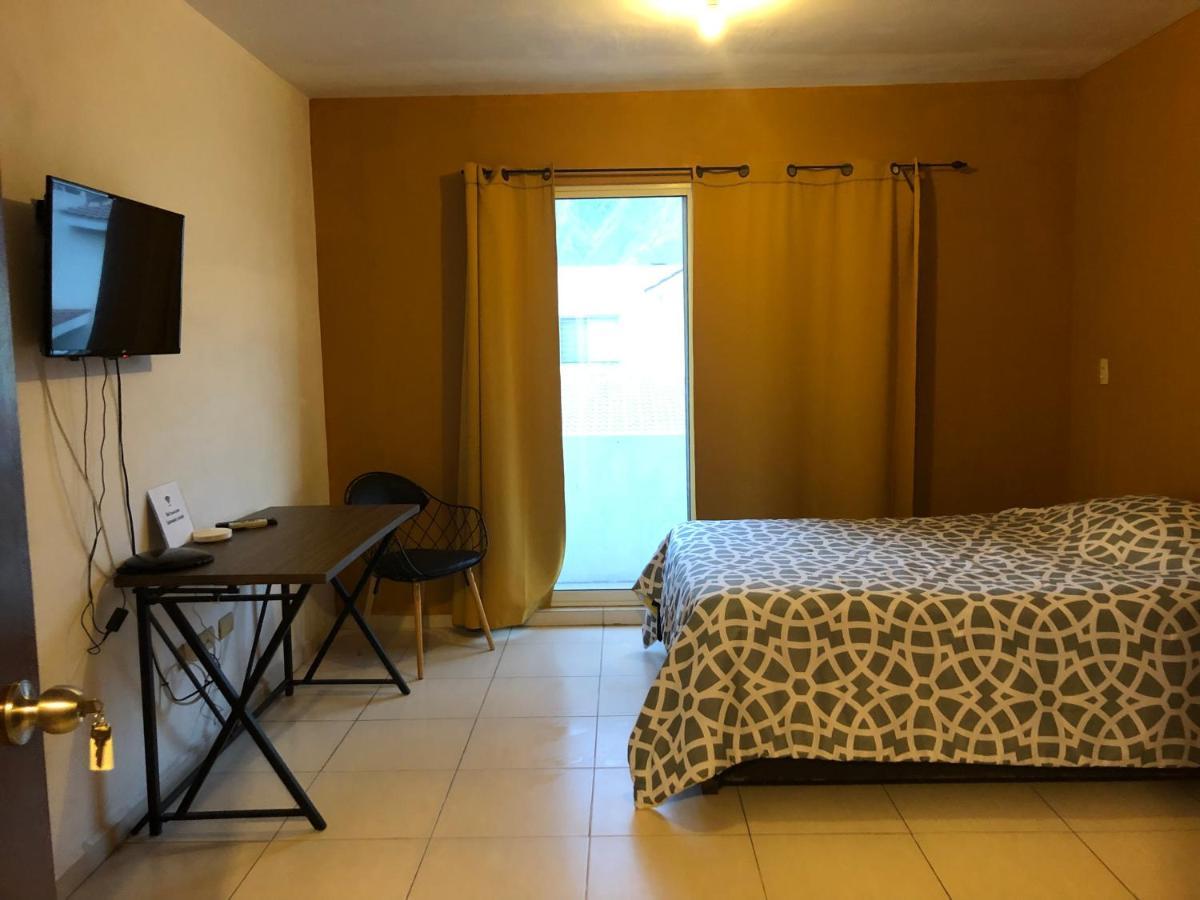 Consulado Suites Monterrey Kültér fotó